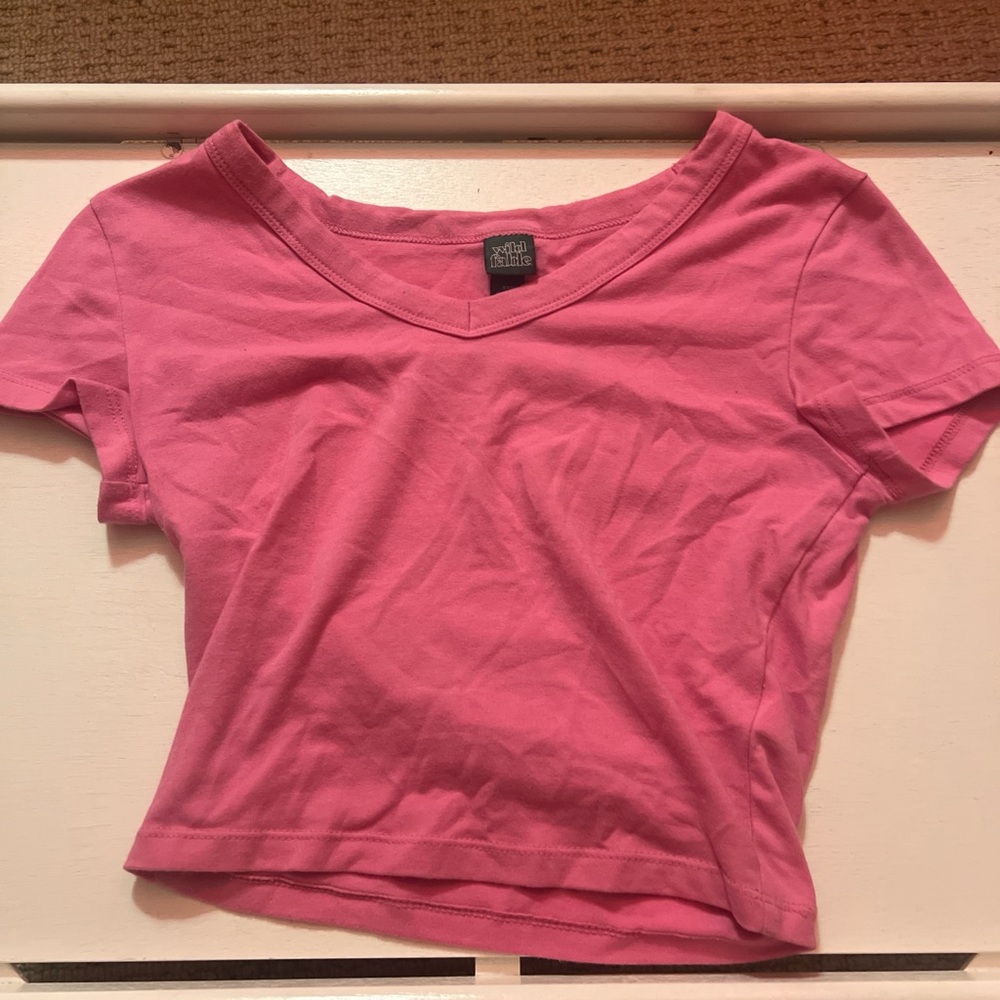 Hollister Pink Crop T-Shirt Fitted Style